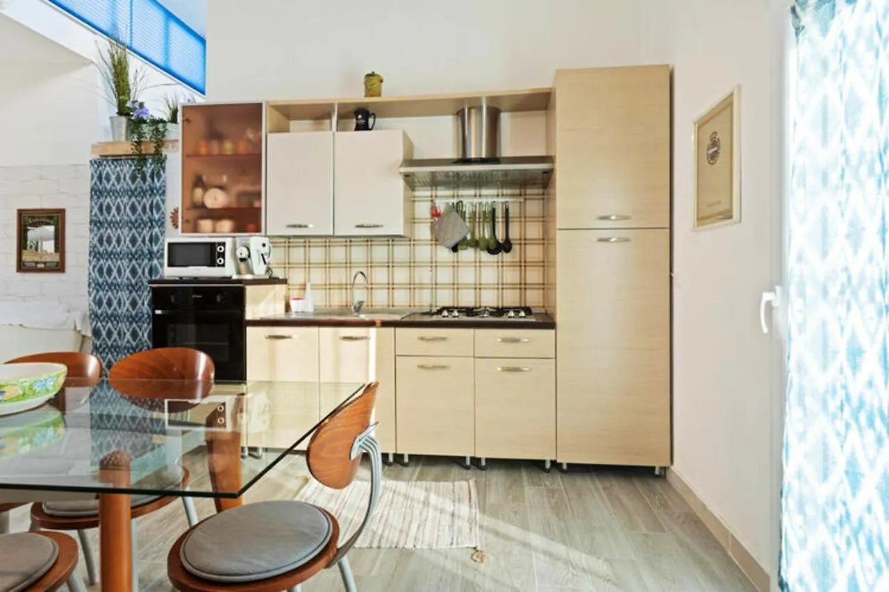 Elegant Apartment In Alcamo Marina 90 M² With Shared Pool