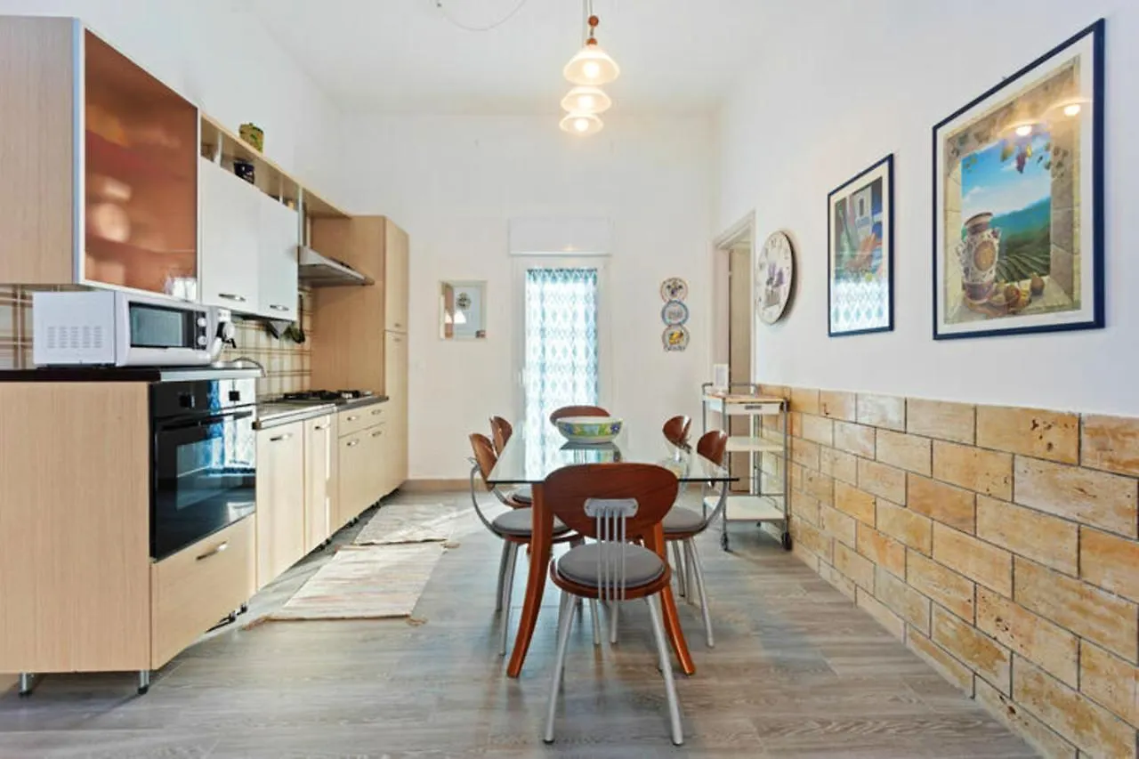Elegant Apartment In Alcamo Marina 90 M² With Shared Pool