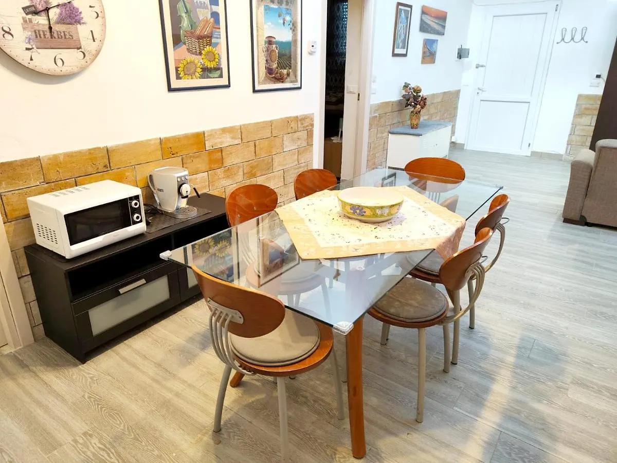 Elegant Apartment In Alcamo Marina 90 M² With Shared Pool