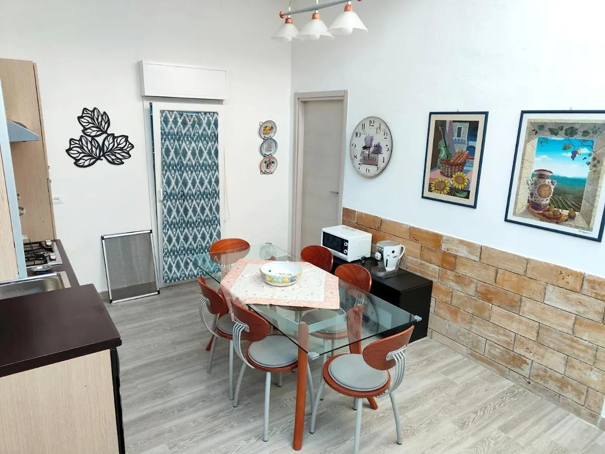 Elegant Apartment In Alcamo Marina 90 M² With Shared Pool イタリア